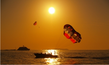 ParaSail<br>Rear Window<br>View-Through